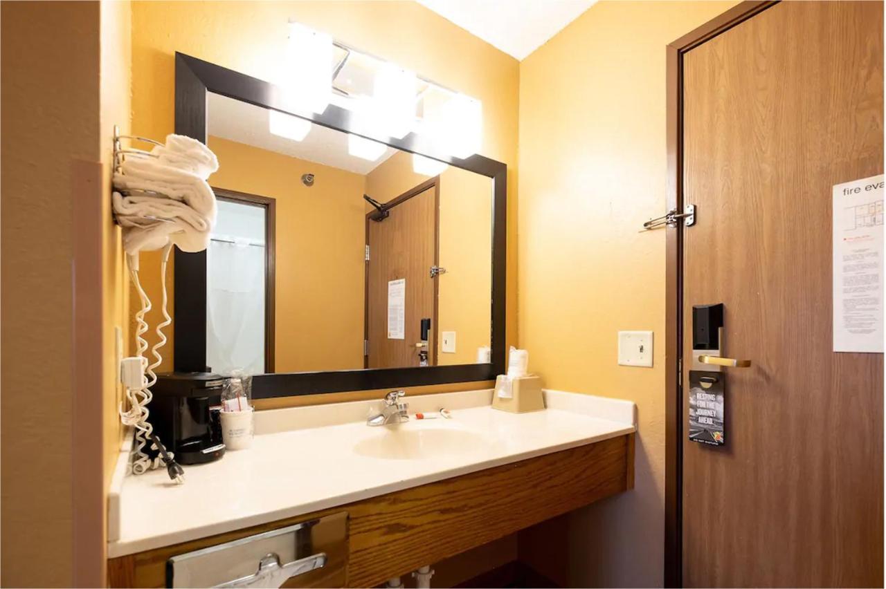 Blaine Town Inn & Suites Екстериор снимка