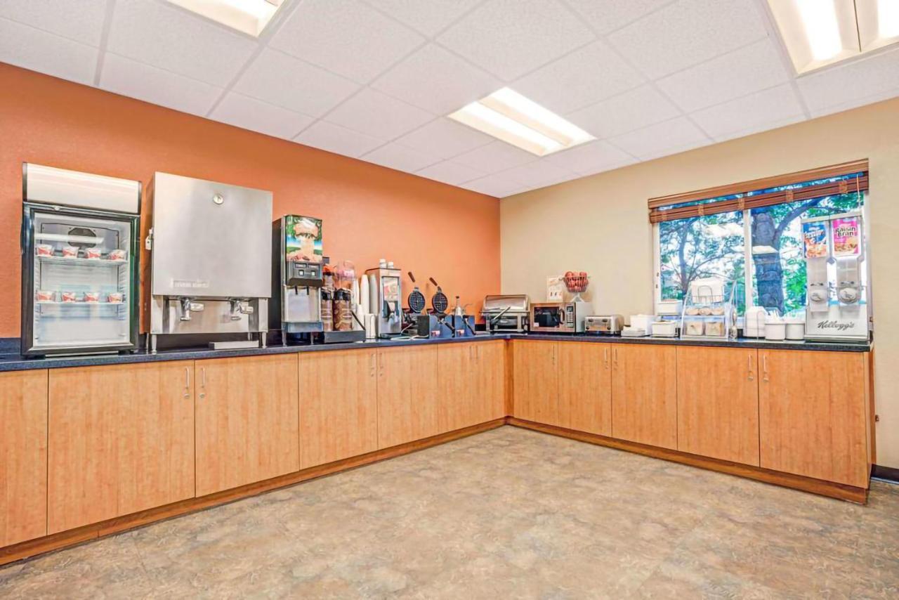 Blaine Town Inn & Suites Екстериор снимка