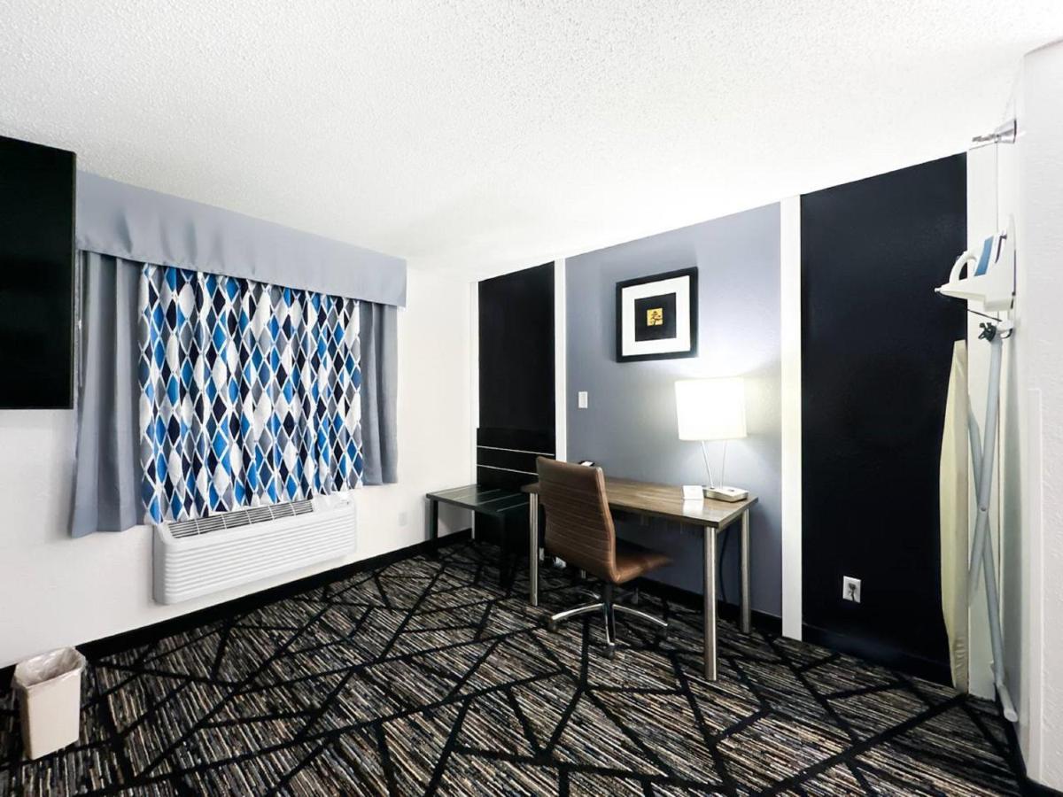 Blaine Town Inn & Suites Екстериор снимка