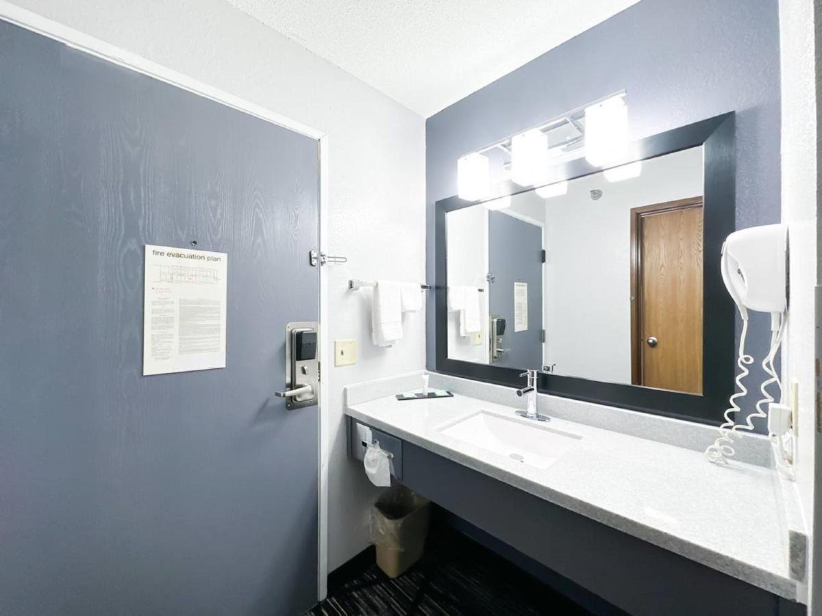 Blaine Town Inn & Suites Екстериор снимка